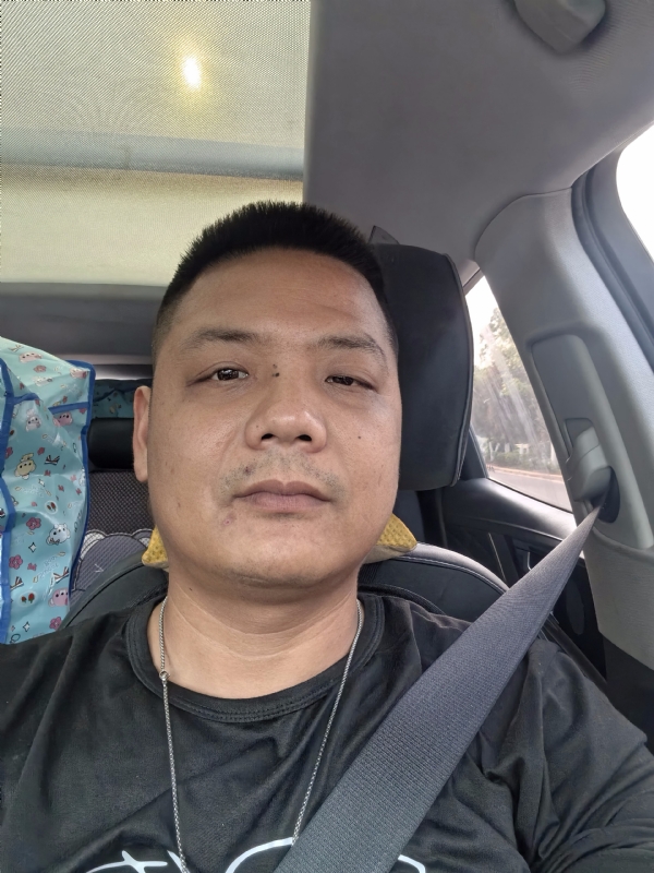 卖电池的大叔的第一张照片--连江征婚网